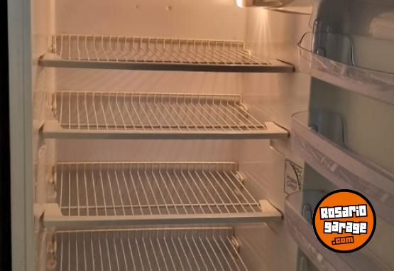 Hogar - HELADERA iNDESiT TAE 37 CON FREEZER DE ARISTON - En Venta
