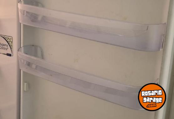 Hogar - HELADERA iNDESiT TAE 37 CON FREEZER DE ARISTON - En Venta