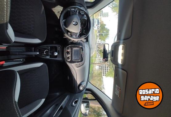 Autos - Renault Captur zen 2019 Nafta 156000Km - En Venta
