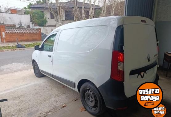 Utilitarios - Renault Kangoo 2021 Nafta 132000Km - En Venta