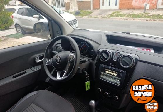 Utilitarios - Renault Kangoo 2021 Nafta 132000Km - En Venta