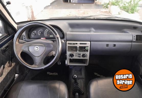 Autos - Fiat Sedan 2005 Nafta 293000Km - En Venta