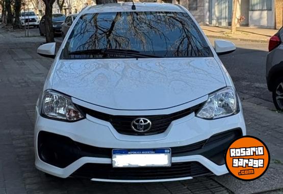 Autos - Toyota ETIOS x 1.5 6M/T 2022 Nafta 56600Km - En Venta