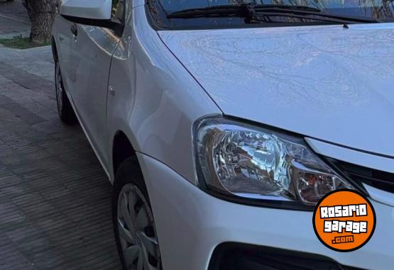 Autos - Toyota ETIOS x 1.5 6M/T 2022 Nafta 56600Km - En Venta