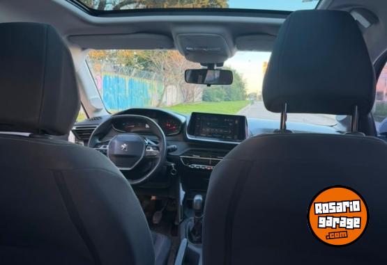 Autos - Peugeot 208 2021 Nafta 130000Km - En Venta