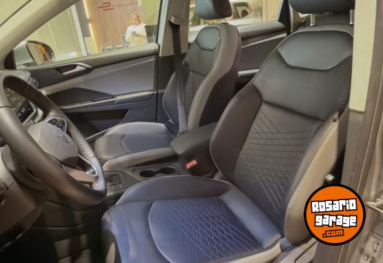 Autos - Volkswagen TAOS COMFORTLINE 2025 Nafta 9500Km - En Venta