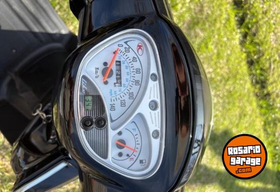 Motos - Kymco Like 125 2024 Nafta 13200Km - En Venta