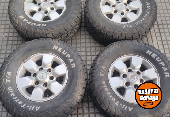 Accesorios para Autos - Juego de Llantas 15 Toyota Hilux Impecables. $1.200.000 las 4. NO BAJO PRECIO - En Venta