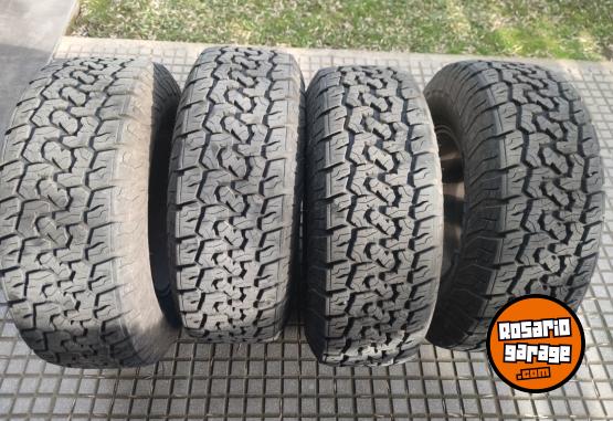 Accesorios para Autos - Juego de Llantas 15 Toyota Hilux Impecables. $1.200.000 las 4. NO BAJO PRECIO - En Venta
