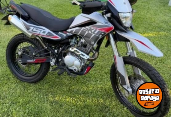 Motos - Motomel Skua Silver Edition 150 c 2023 Nafta 15000Km - En Venta
