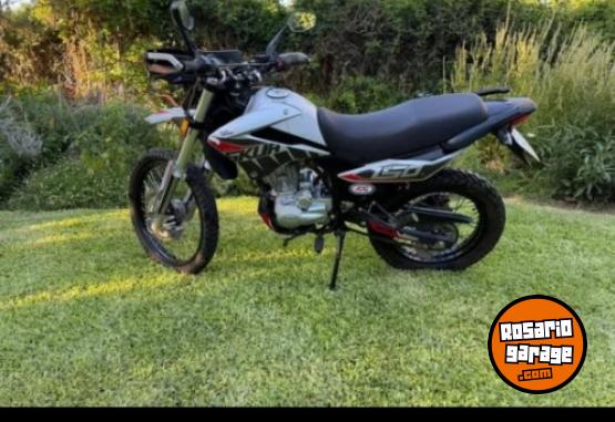 Motos - Motomel Skua Silver Edition 150 c 2023 Nafta 15000Km - En Venta