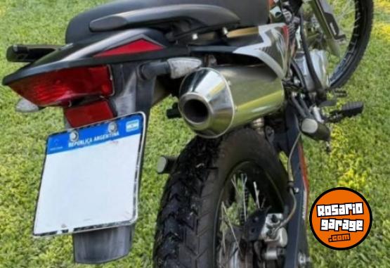 Motos - Motomel Skua Silver Edition 150 c 2023 Nafta 15000Km - En Venta