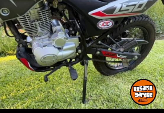 Motos - Motomel Skua Silver Edition 150 c 2023 Nafta 15000Km - En Venta