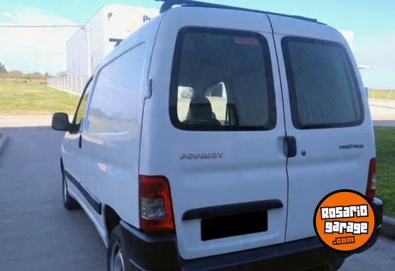 Utilitarios - Peugeot Partner 2024 Diesel 75000Km - En Venta