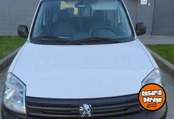 Utilitarios - Peugeot Partner 2024 Diesel 75000Km - En Venta
