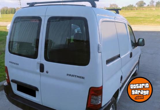 Utilitarios - Peugeot Partner 2024 Diesel 75000Km - En Venta