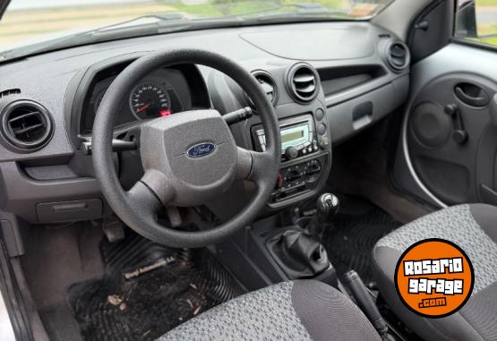 Autos - Ford Ka viral Plus 2013 Nafta 100000Km - En Venta