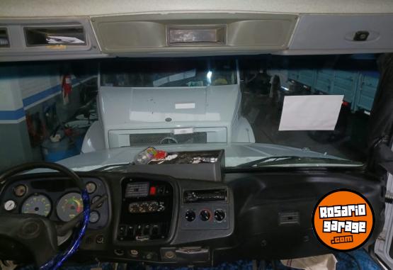 Camiones y Grúas - CAMION CON CARROCERIA MERCEDES BENZ 1634 - En Venta
