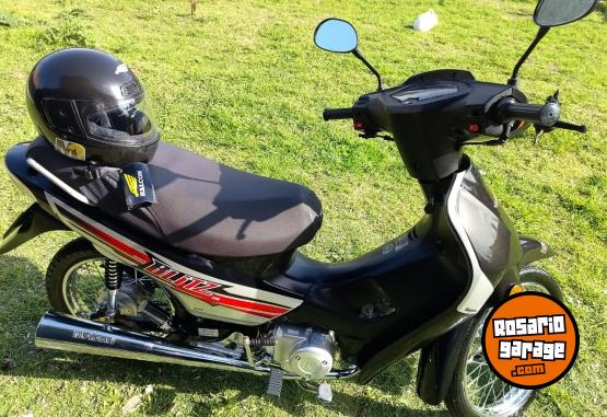 Motos - Motomel Blitz v8 2023 Nafta 4700Km - En Venta