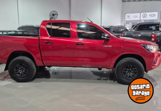 Camionetas - Toyota Hilux dx cabina doble 2019 Diesel 112000Km - En Venta