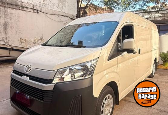 Utilitarios - Toyota Hiace 2023 Diesel 10700Km - En Venta