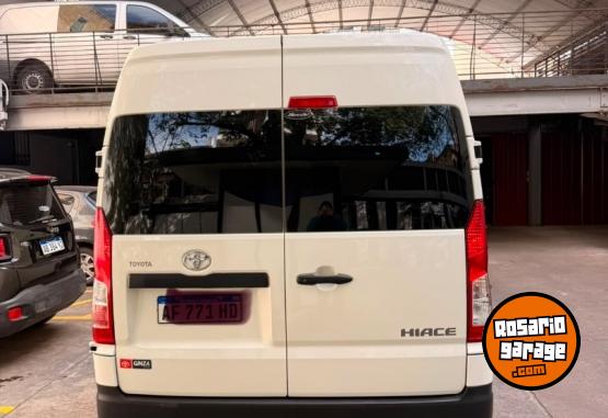 Utilitarios - Toyota Hiace 2023 Diesel 10700Km - En Venta