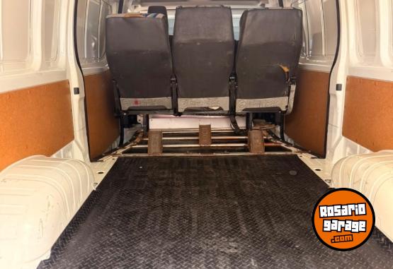 Utilitarios - Toyota Hiace 2023 Diesel 10700Km - En Venta