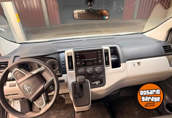 Utilitarios - Toyota Hiace 2023 Diesel 10700Km - En Venta
