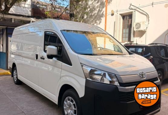 Utilitarios - Toyota Hiace 2023 Diesel 10700Km - En Venta