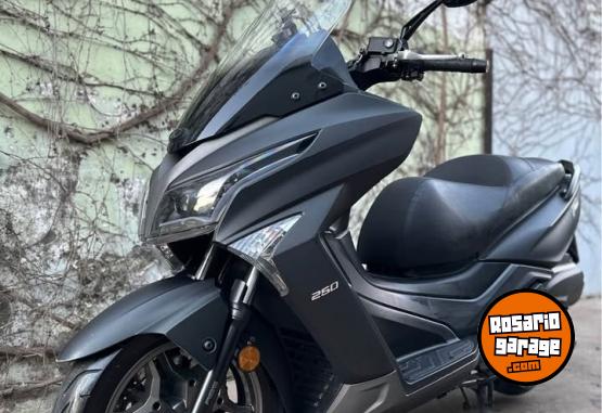 Motos - Kymco X-TOWN 250i (ABS/LED) 2025 Nafta 5800Km - En Venta