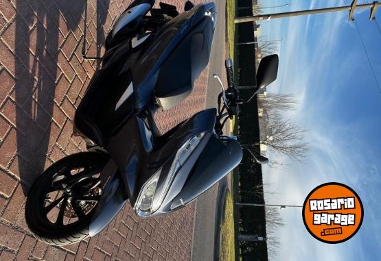 Motos - Honda Pcx 2020 Nafta 8400Km - En Venta