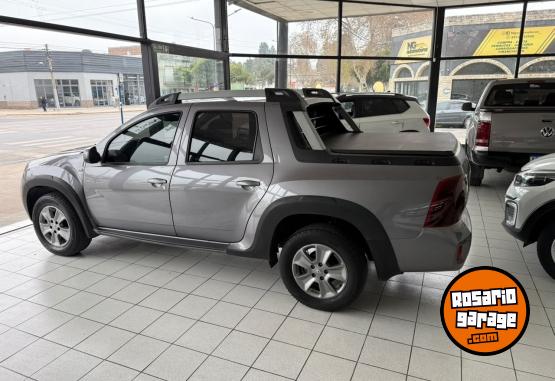 Camionetas - Renault Duster Oroch Outsider 2.0 2021 Nafta 120000Km - En Venta