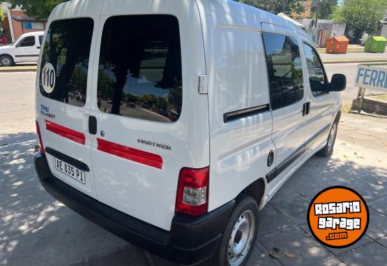 Utilitarios - Peugeot Partner berlingo 2021 Diesel 92000Km - En Venta