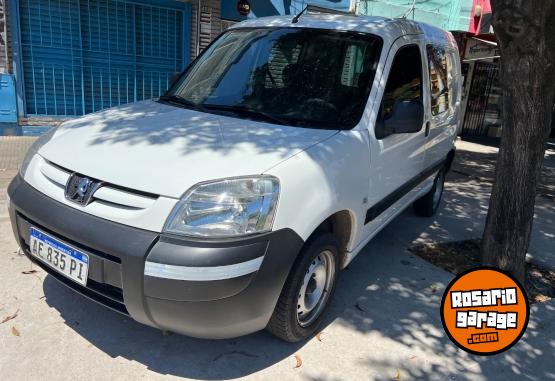 Utilitarios - Peugeot Partner berlingo 2021 Diesel 92000Km - En Venta