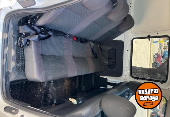 Utilitarios - Peugeot Partner berlingo 2021 Diesel 92000Km - En Venta