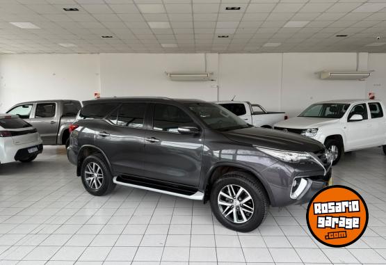 Camionetas - Toyota SW4 SRX 2017 Diesel 140000Km - En Venta