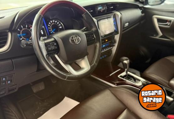 Camionetas - Toyota SW4 SRX 2017 Diesel 140000Km - En Venta