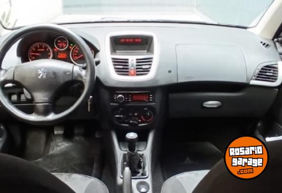 Autos - Peugeot 207 2011 Nafta 95000Km - En Venta