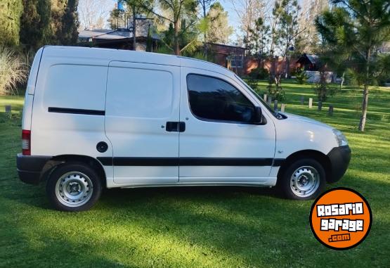 Utilitarios - Peugeot Partner 2012 Diesel 205150Km - En Venta