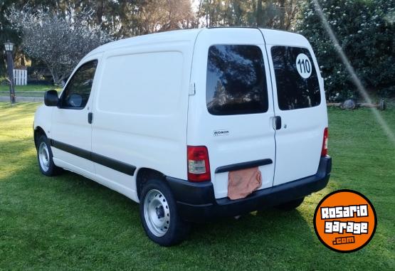 Utilitarios - Peugeot Partner 2012 Diesel 205150Km - En Venta