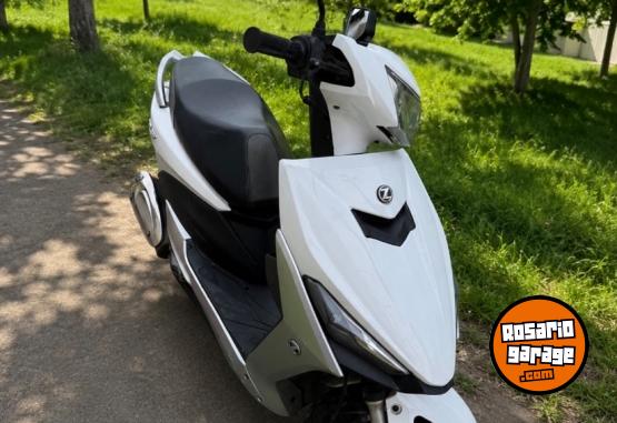 Motos - Zanella Styler RS Scooter 2024 Nafta 14000Km - En Venta