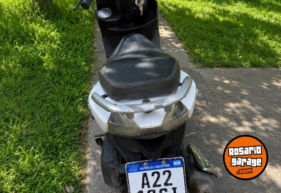 Motos - Zanella Styler RS Scooter 2024 Nafta 14000Km - En Venta