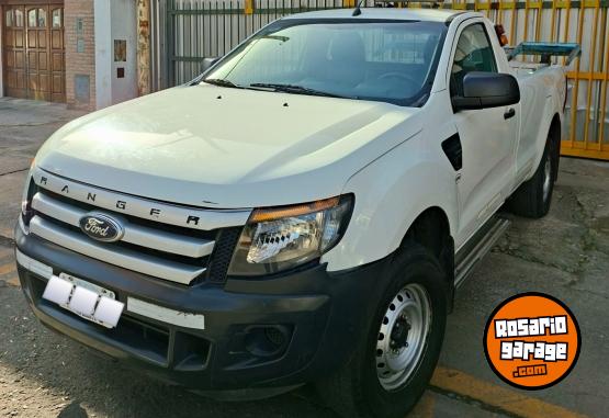 Camiones y Grúas - Ford Ranger 2013 2.5 4×2 Equipada como Grúa de Auxilio - En Venta