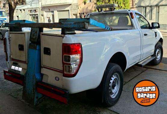 Camiones y Grúas - Ford Ranger 2013 2.5 4×2 Equipada como Grúa de Auxilio - En Venta