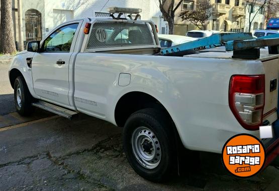 Camiones y Grúas - Ford Ranger 2013 2.5 4×2 Equipada como Grúa de Auxilio - En Venta