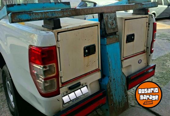 Camiones y Grúas - Ford Ranger 2013 2.5 4×2 Equipada como Grúa de Auxilio - En Venta