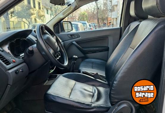 Camiones y Grúas - Ford Ranger 2013 2.5 4×2 Equipada como Grúa de Auxilio - En Venta