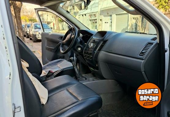 Camiones y Grúas - Ford Ranger 2013 2.5 4×2 Equipada como Grúa de Auxilio - En Venta