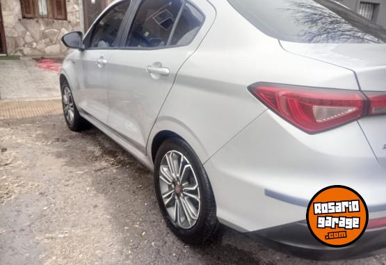 Autos - Fiat Cronos 2020 GNC 83000Km - En Venta