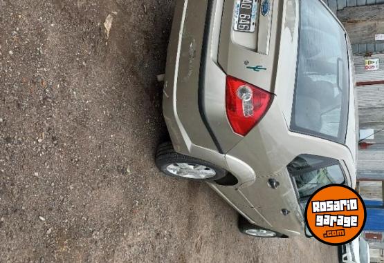 Autos - Ford Fiesta Max 2005 Nafta 311000Km - En Venta